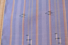 画像をギャラリービューアに読み込む, 浅紫の琉球絣