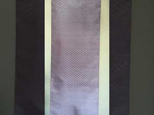 ギャラリービューア薄藤色南風原花織着尺に読み込んでビデオを見る